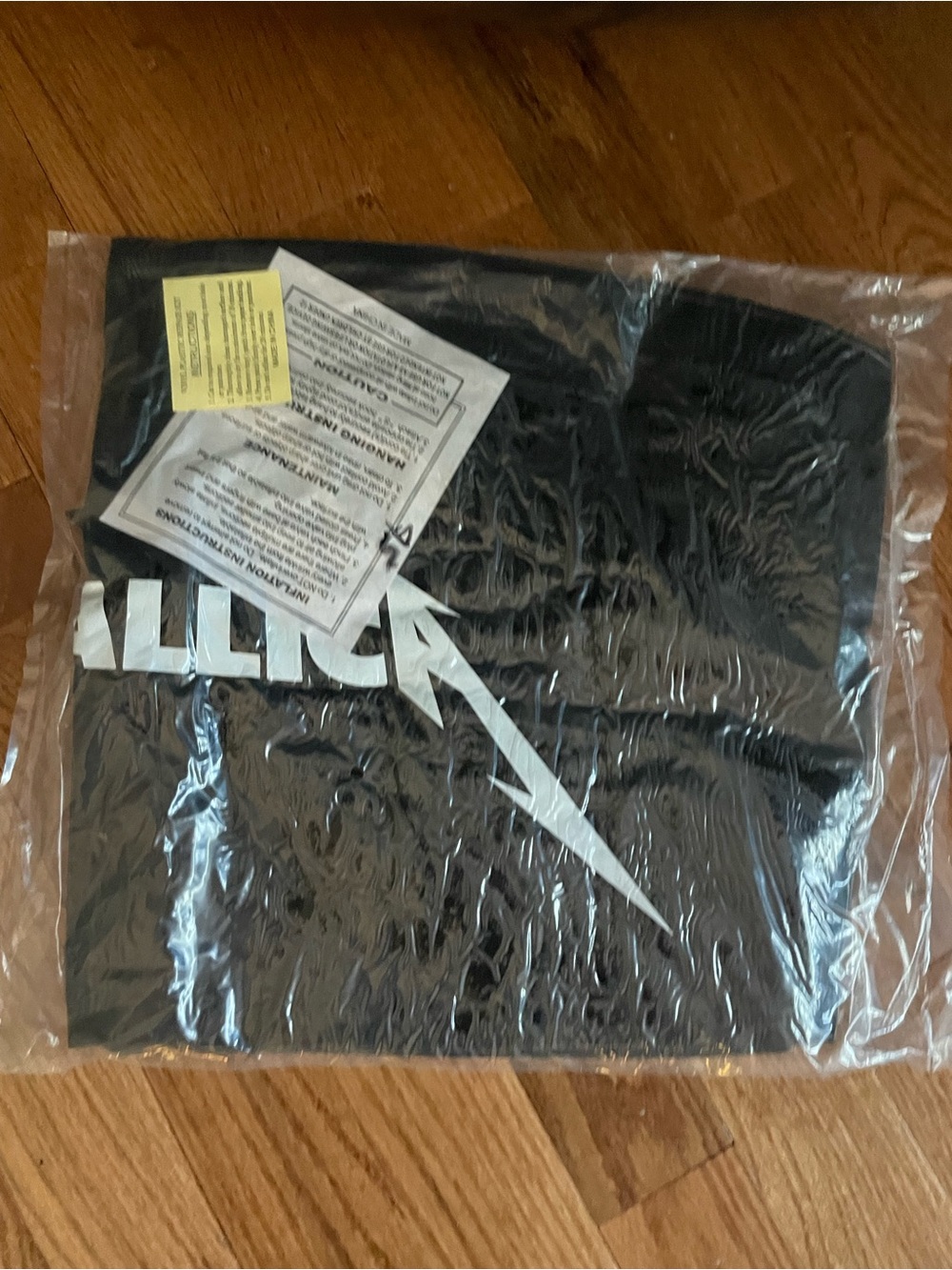 Metallica Inflatable Black Beach Ball Concert Drop Huge 32 Inches New - Picture 2 of 5